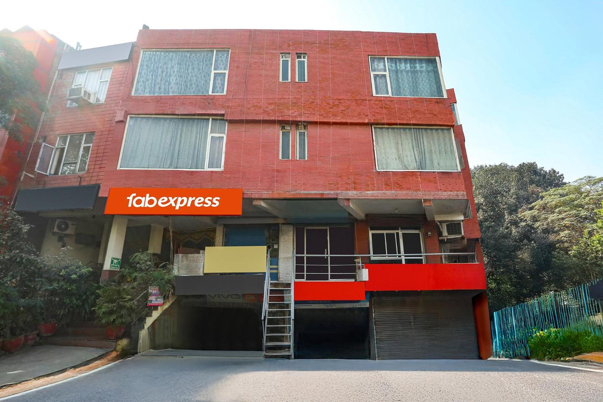 Hotel Fabexpress Rajdeep Palace